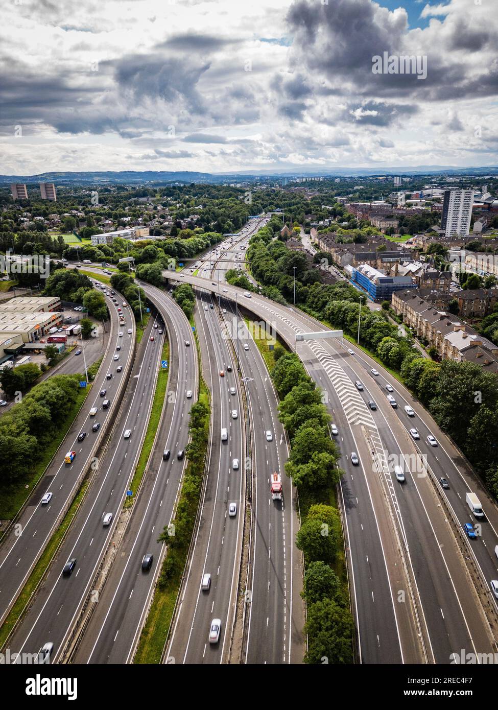 Vista aerea dell'autostrada M8 a Glasgow, Scozia, Regno Unito Foto Stock