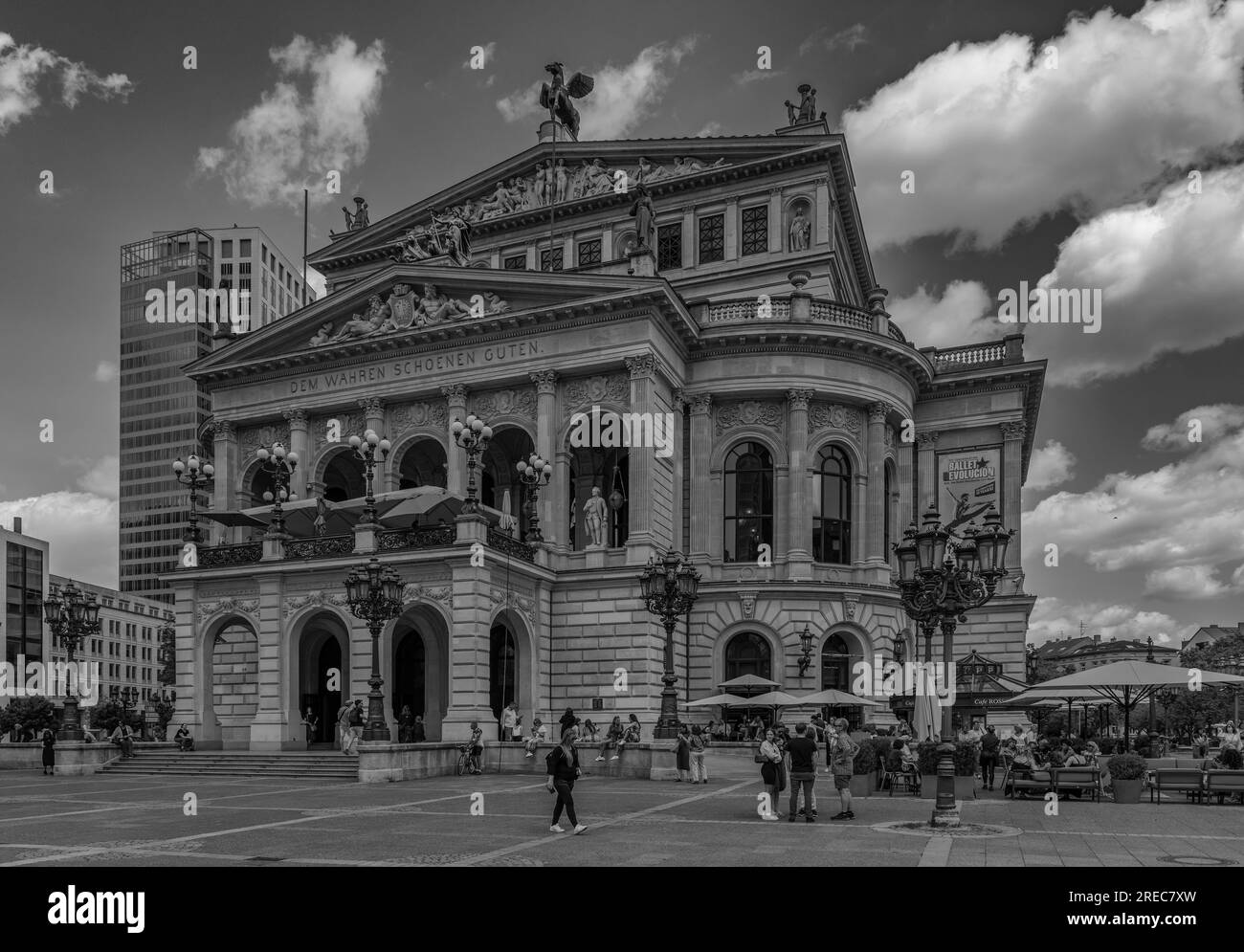 Vista della Vecchia Opera e Opernplatz, Francoforte, Germania Foto Stock