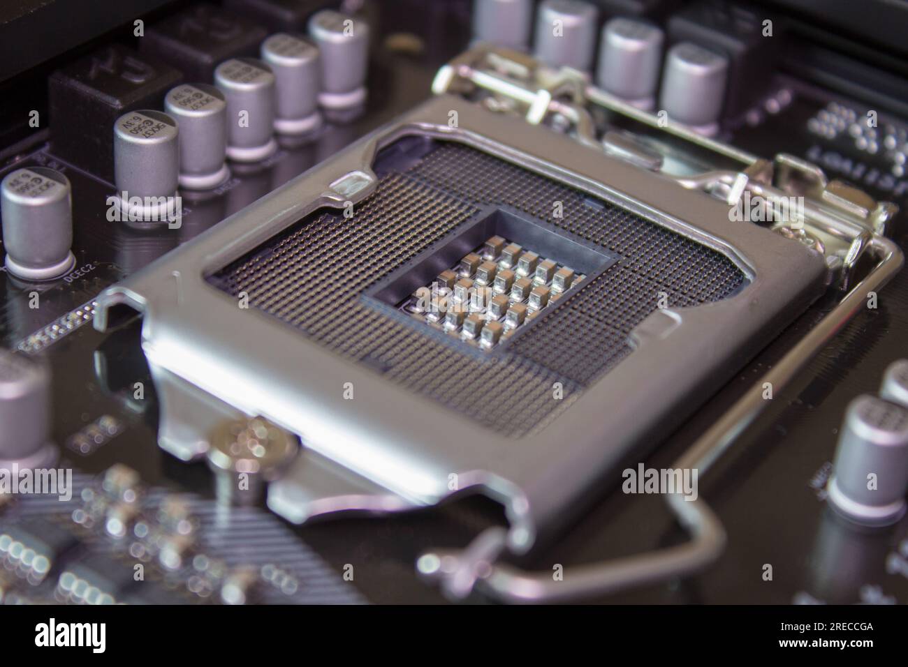 Socket cpu Intel LGA 1151 su scheda madre PC con processore cpu Foto Stock