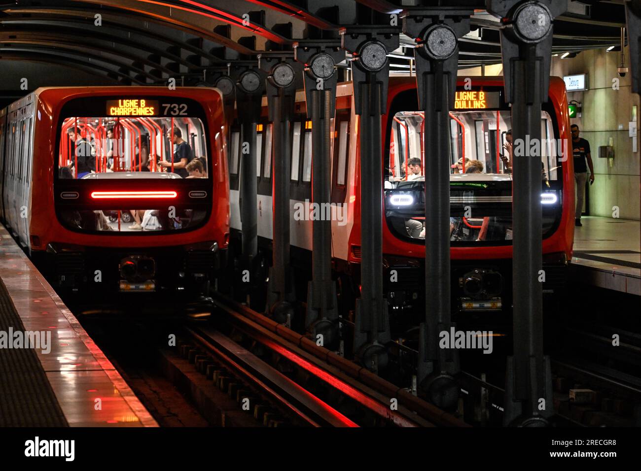 Lione (Francia centro-orientale): Due nuovi treni senza conducente della linea B che collegano le due stazioni di Charpennes Charles Hernu” a Villeurbanne (nord) e Gare Foto Stock