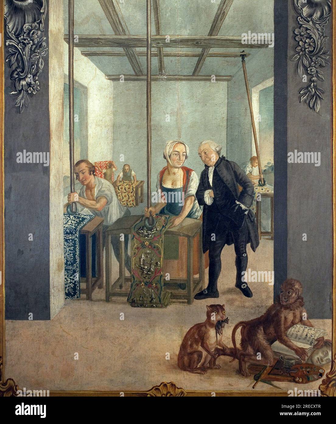 Atelier de satinage. Apres avoir ete enduite d'un melange de cire et d'amidon, la toile imprimee est passee sur une calandre a chaud. Elle est ensuite lustree avec une roulette en verre enchassee sur une vergue qui est suspendue aux solives du plafond. Peinture de Gabriel Maria Rossetti, huile sur toile, 1764-1765, serie de cinq compositions qui ornaient le Salon de la maison Wetter, rue de la fabrique a Orange en 1764. Art francais, 18e siecle. Museo delle Belle Arti d'Orange. Foto Stock