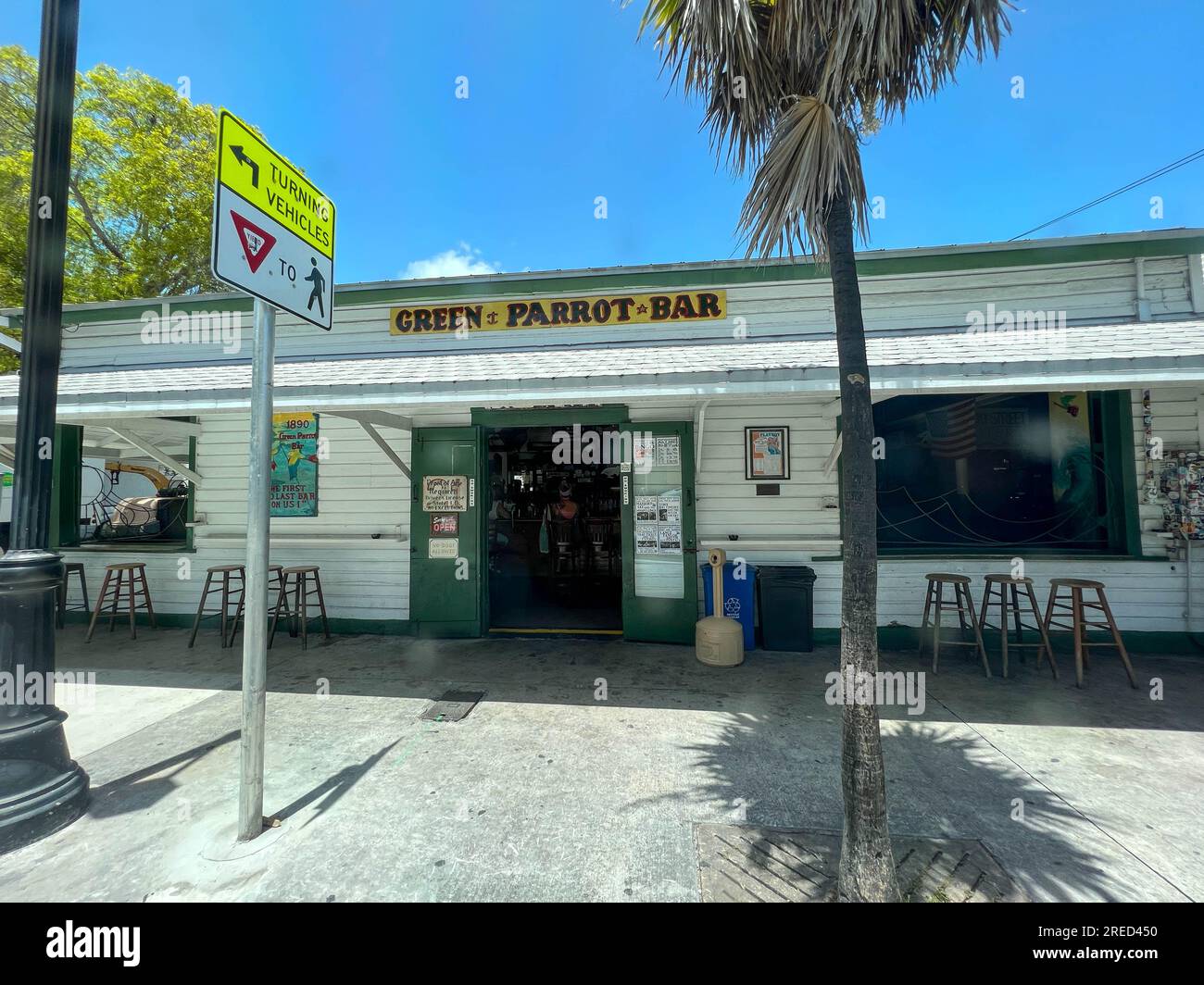 Key West, Florida USA - 17 luglio 2023: Il Green Parrot Bar nella piccola città della Florida di Key West nelle Florida Keys. Foto Stock