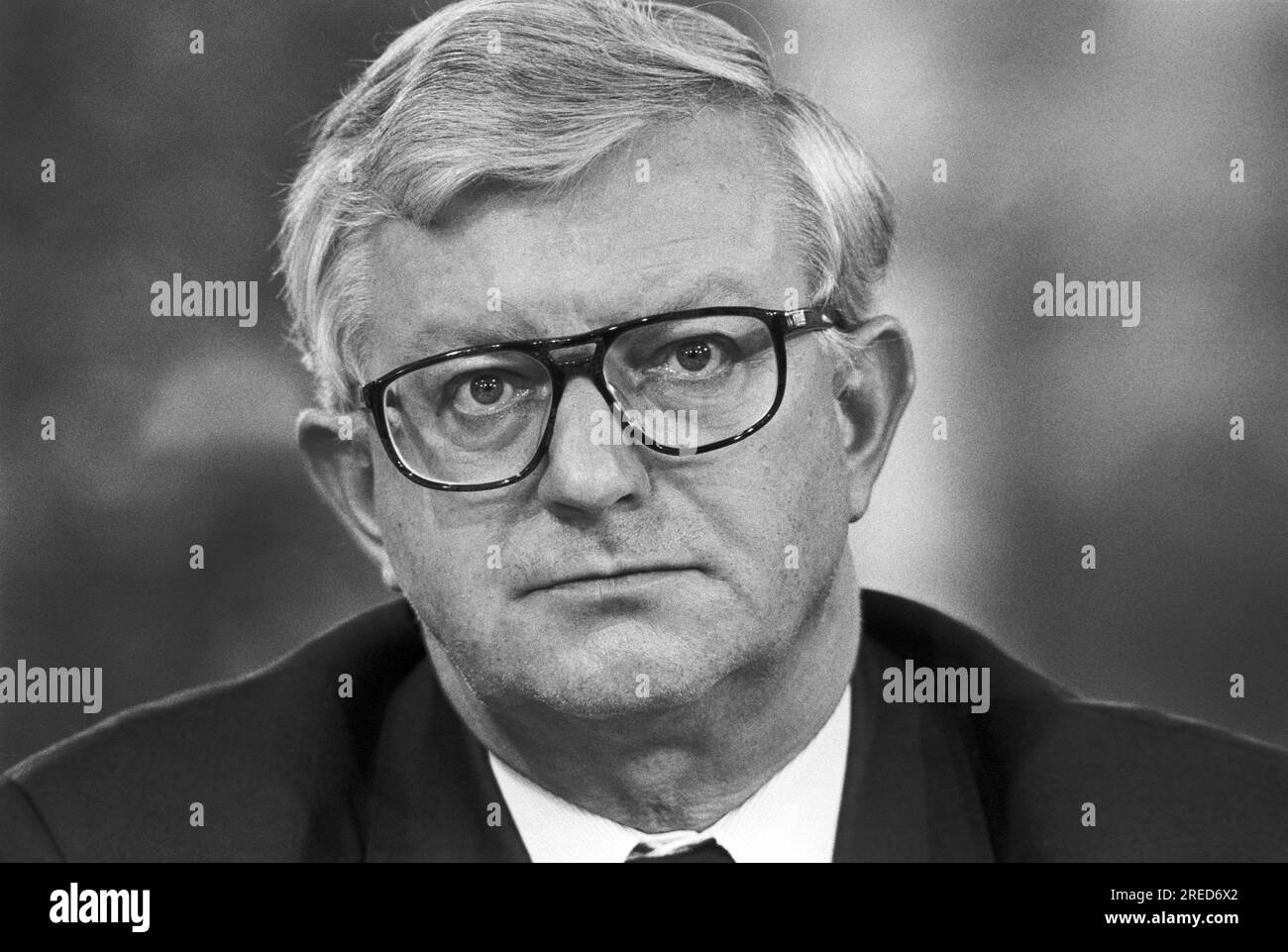 Germania, Bonn, 27/08/1992 Archivio: 36-14-33 riunione del governo federale foto: Rudolf Seiters, Ministro federale dell'interno [traduzione automatizzata] Foto Stock