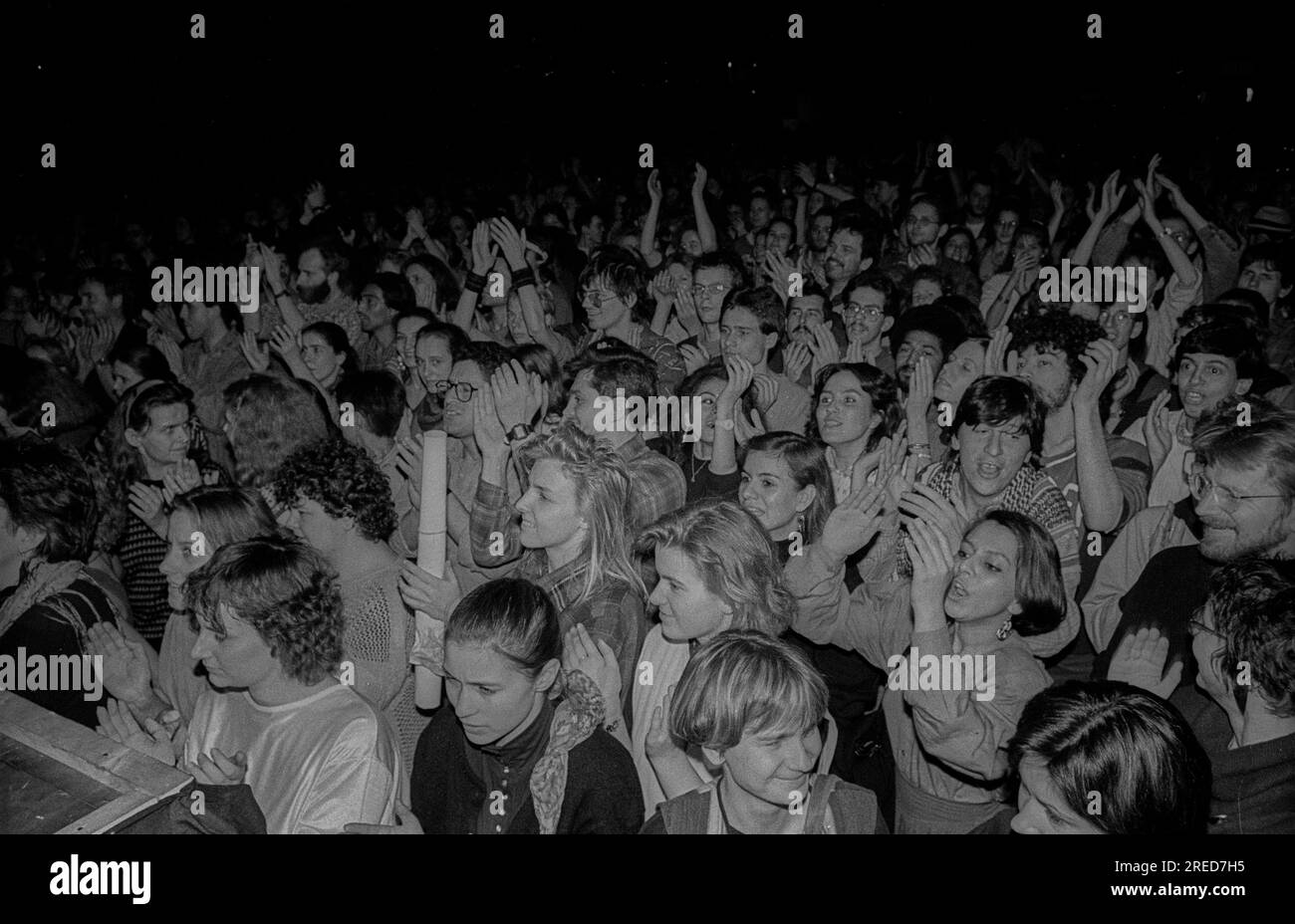 RDT, Berlino, 12.02.1990, festival politico nel Werner-Seelenbinder-Halle, pubblico, [traduzione automatizzata] Foto Stock