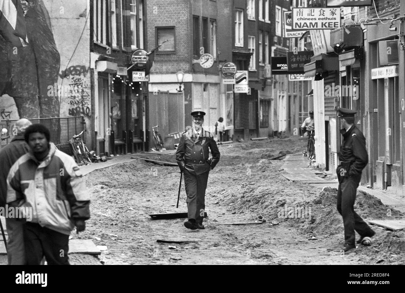 Netherlands, Amsterdam, 11/05/1992 Archivio: 37-37-33 City Photos Amsterdam foto: Lavori di costruzione di strade nella città vecchia [traduzione automatica] Foto Stock