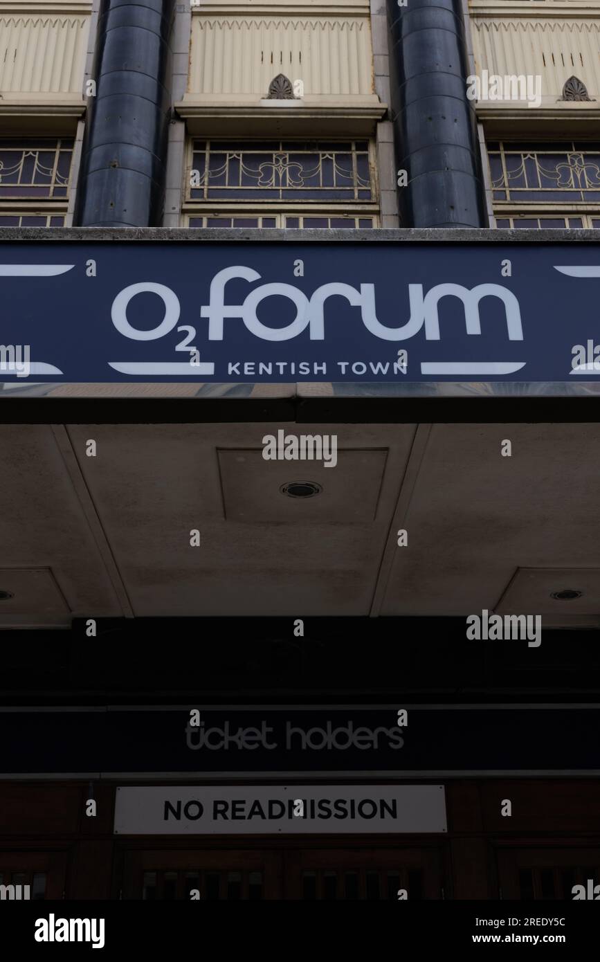 O2 Forum Kentish Town, costruito nel 1934 come cinema Art Deco, ospita 2.300 persone ed è ora una delle destinazioni di musica dal vivo più popolari della capitale. Foto Stock