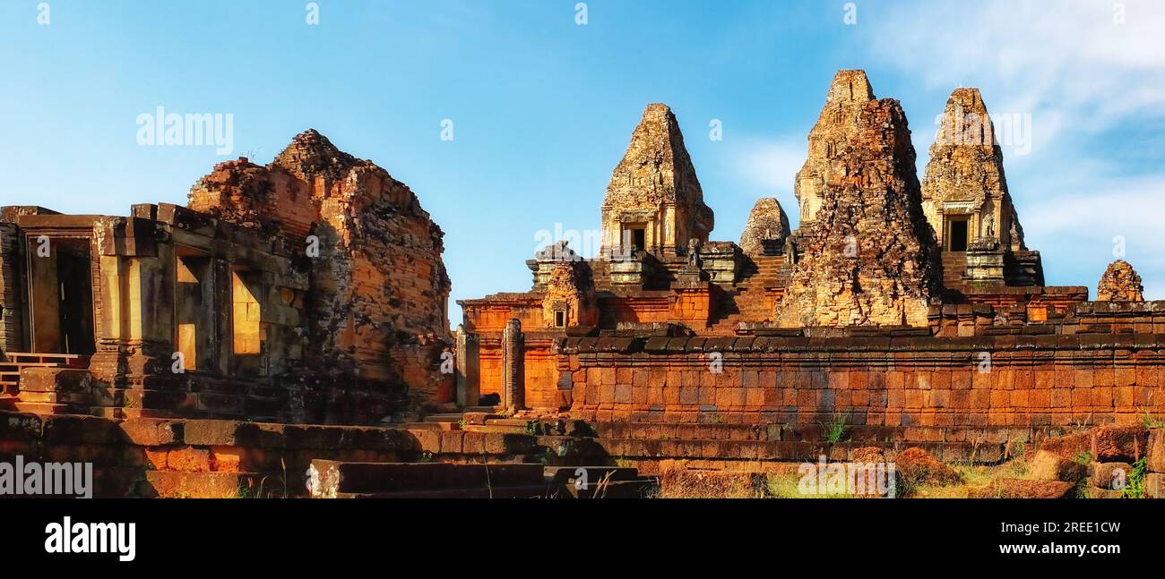 Fotografia ad alta definizione di Pre Rup, che mostra la miscela unica di mattoni, laterite e arenaria nella sua costruzione. Foto Stock