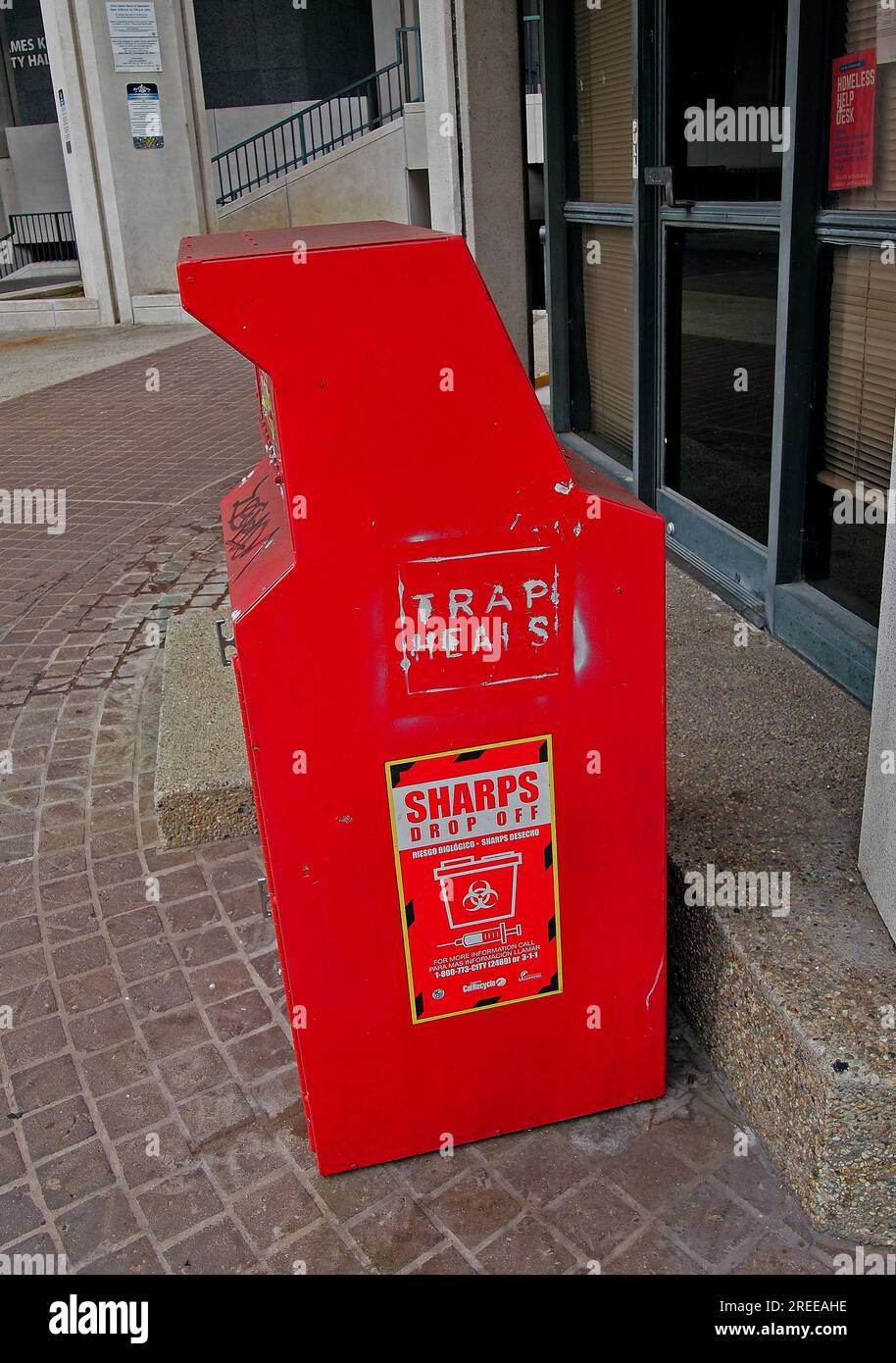 Cassetta di consegna per oggetti taglienti a Los Angeles, California Foto Stock
