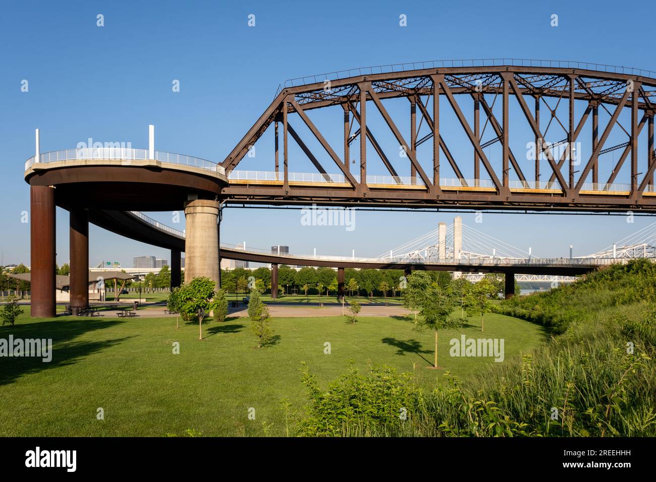 Big Four Bridge sul fiume Ohio al Waterfront Park tra Louisville, Kentucky e Jeffersonville, Indiana Foto Stock