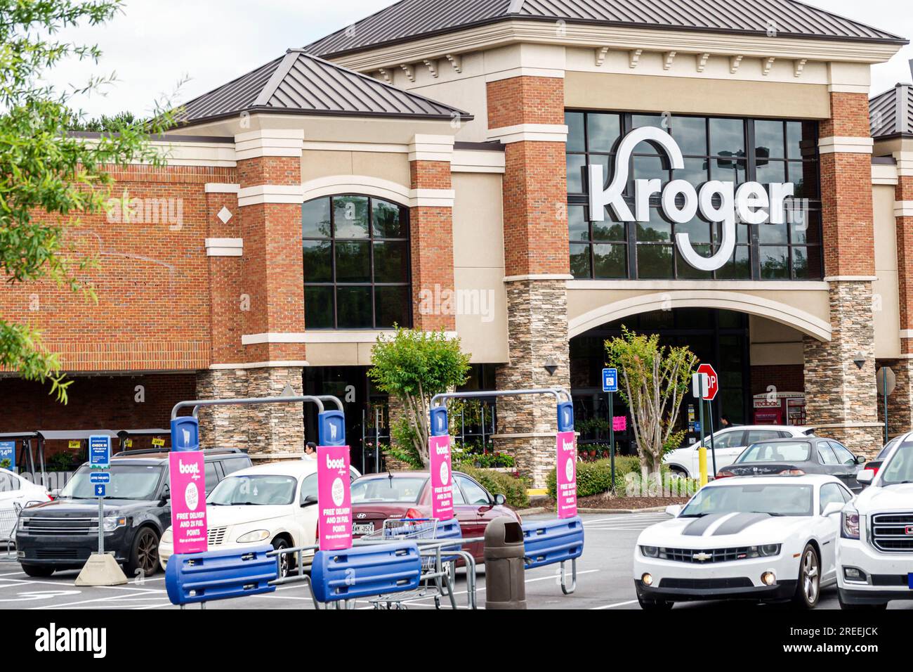 Atlanta Georgia, supermercato Kroger, esterno, edifici, ingresso frontale, parcheggio auto Foto Stock