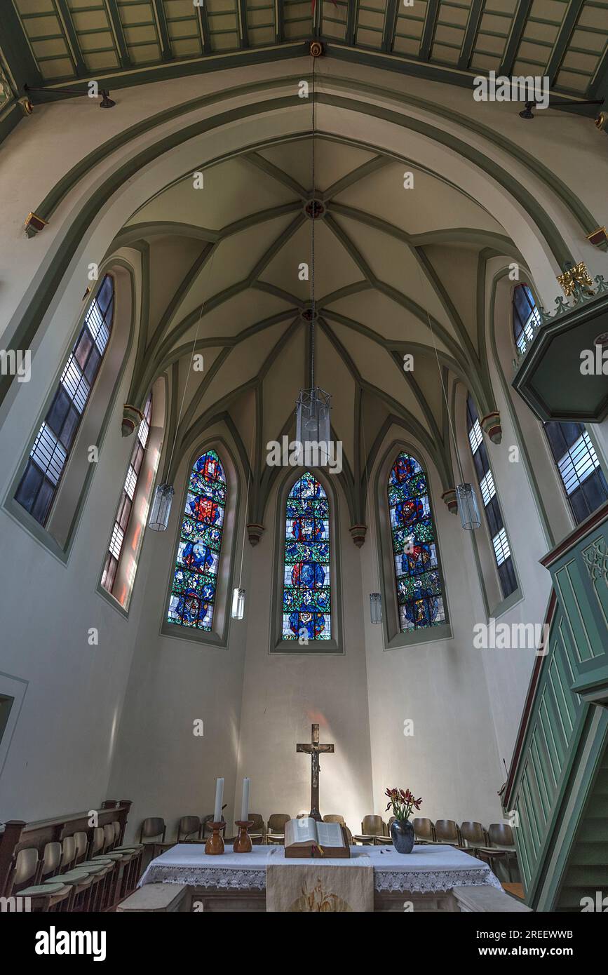 Canto della chiesa neogotica, costruita intorno al 1860, Koendringen, Baden-Wuerttemberg, Germania Foto Stock