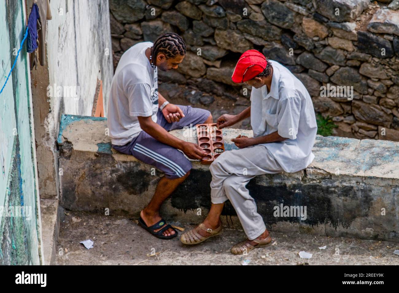 Due nativi che giocano. San Antao. Cabo Verde. Africa Foto Stock