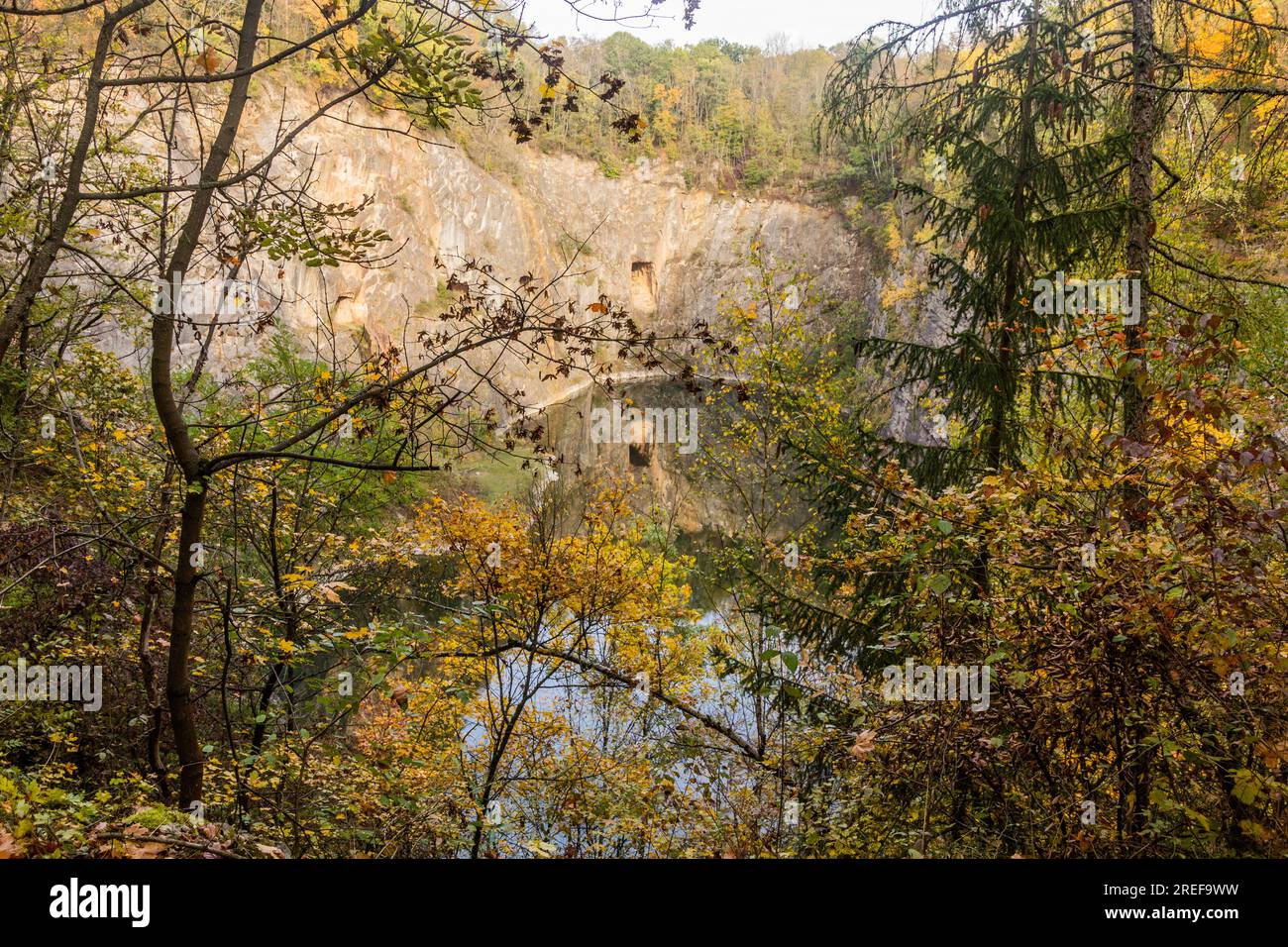 Cava di Mala Amerika nel parco paesaggistico Cesky kras, Repubblica Ceca Foto Stock