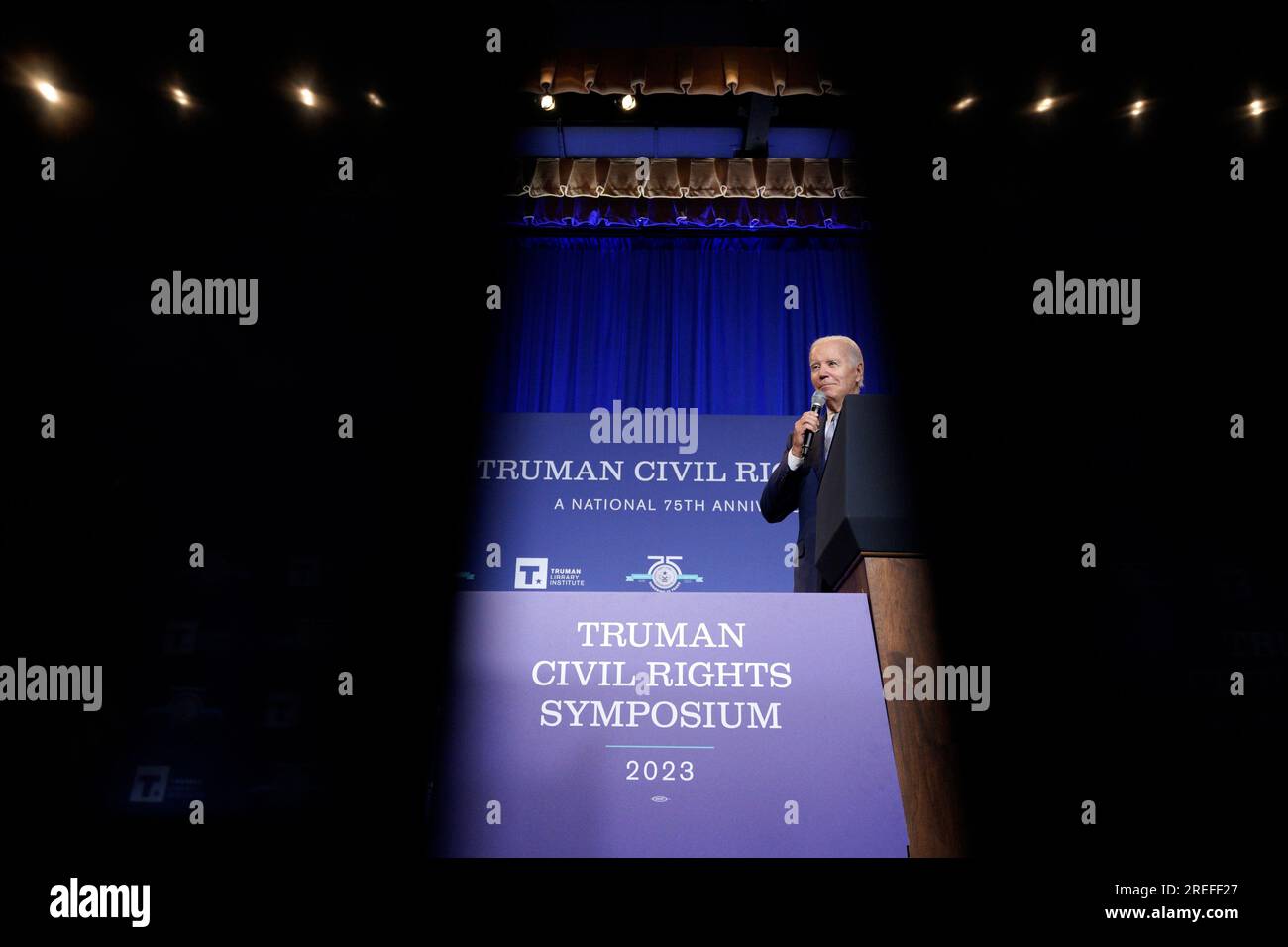 Washington, Stati Uniti. 27 luglio 2023. STATI UNITI Il presidente Joe Biden fa osservazioni al Truman Civil Rights Symposium presso il National Archives Building di Washington DC giovedì 27 luglio 2023. Foto di Yuri Gripas/UPI Credit: UPI/Alamy Live News Foto Stock