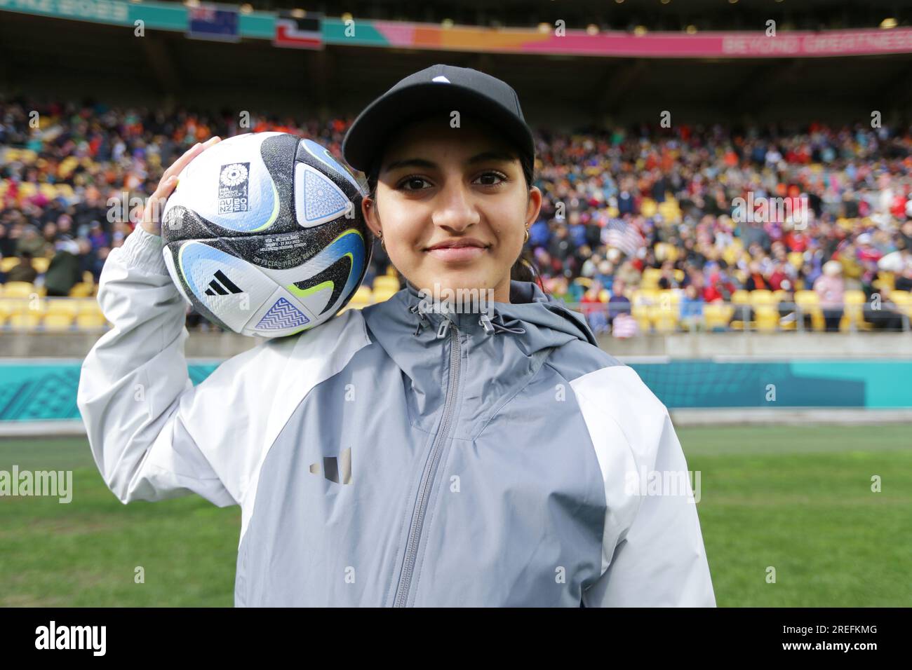 Wellington, nuova Zelanda. 27 luglio 2023. Ball Person, 27 lug 2023 - calcio/calcio : Ball Person posa per fotografa durante la FIFA Womens World Cup Australia & New Zealand 2023 Group e match tra USA e Paesi Bassi al Wellington Regional Stadium di Wellington, nuova Zelanda. Credito: AFLO/Alamy Live News Foto Stock