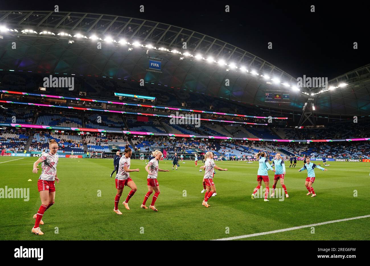 Giocatori danesi che si scaldano in vista della Coppa del mondo femminile FIFA 2023, partita del gruppo D al Sydney Football Stadium di Moore Park, Australia. Data immagine: Venerdì 28 luglio 2023. Foto Stock