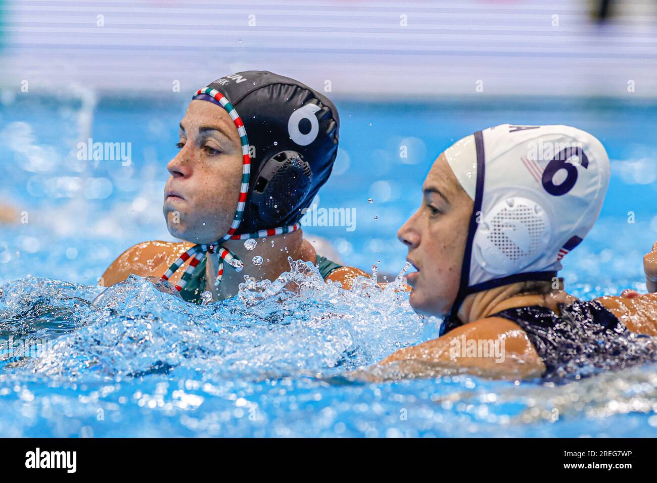 Fukuoka, Giappone. 28 luglio 2023. FUKUOKA, GIAPPONE - LUGLIO 28: Rebbecca Parkes of Hungary, Maggie Steffens of USA durante il World Aquatics Championships 2023 Women's Waterpolo 5th-6th Place decider match tra USA e Ungheria il 28 luglio 2023 a Fukuoka, Giappone (foto di Albert Ten Hove/Orange Pictures) credito: Orange Pics BV/Alamy Live News Foto Stock