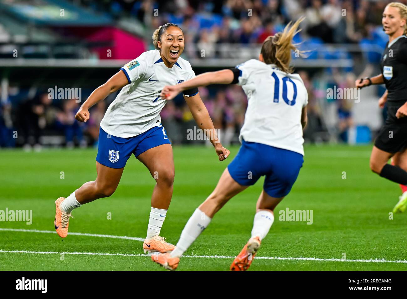 Sydney, NSW, Australia, Lauren James (7 Inghilterra) festeggia con i compagni di squadra dopo aver segnato un gol nella partita del gruppo D della Coppa del mondo femminile FIFA 2023 Inghilterra contro Danimarca al Sydney Football Stadium (Allianz Stadium) 28 luglio 2023, Sydney, Australia. (Keith McInnes/SPP) credito: SPP Sport Press Photo. /Alamy Live News Foto Stock