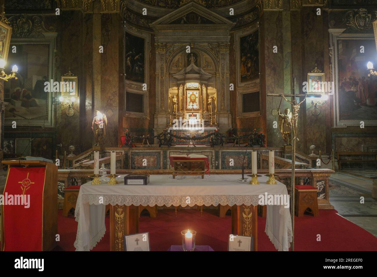 Roma, Italia - 26 novembre 2022: San Silvestro in capite (Chiesa di San Silvestro il primo) Foto Stock