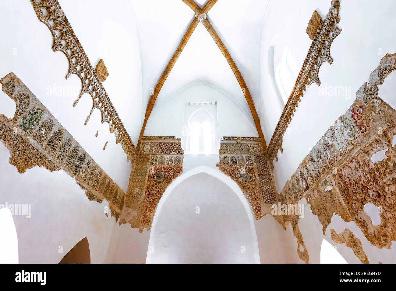 Dettaglio delle piastrelle Mudéjar del Museo di Sahagún. All'interno del Santuario dei Pellegrini (Santuario de la Peregrina), situato alla periferia della città Foto Stock