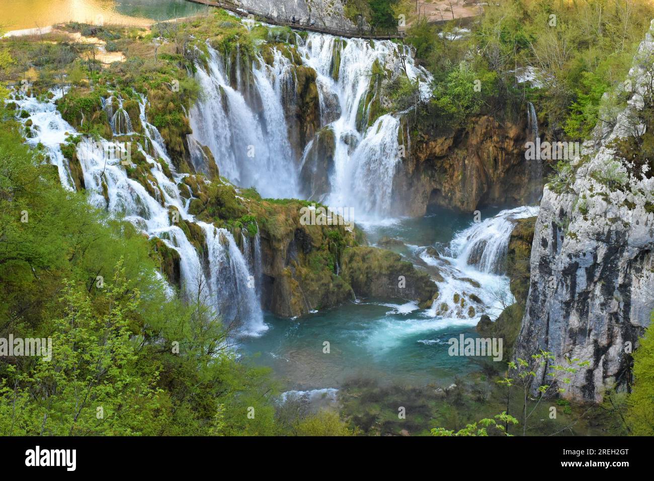 Cascate del parco nazionale dei laghi di Plitvice nella contea di Lika-Senj, Croazia Foto Stock