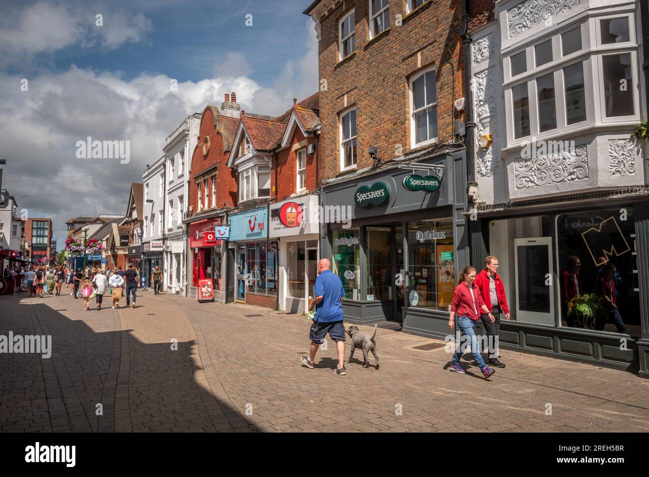 Horsham, 23 luglio 2023: West Street Foto Stock