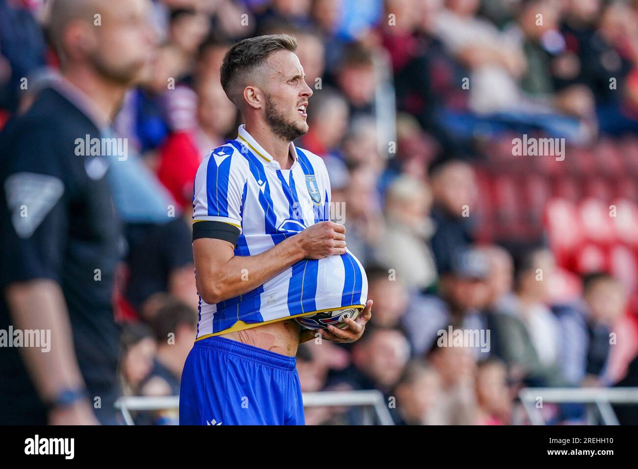 Il difensore dello Sheffield Wednesday Will Vaulks durante la partita pre-stagionale Doncaster Rovers FC vs Sheffield Wednesday FC all'Eco-Power Stadium, Doncaster, Regno Unito, il 25 luglio 2023 Foto Stock