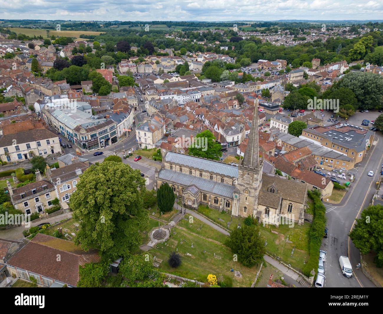 Vista aerea, chiesa di San Giovanni Battista, città di Frome, Somerset, Inghilterra Foto Stock