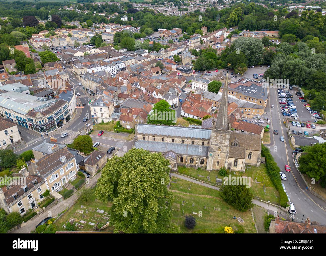 Vista aerea, chiesa di San Giovanni Battista, città di Frome, Somerset, Inghilterra Foto Stock