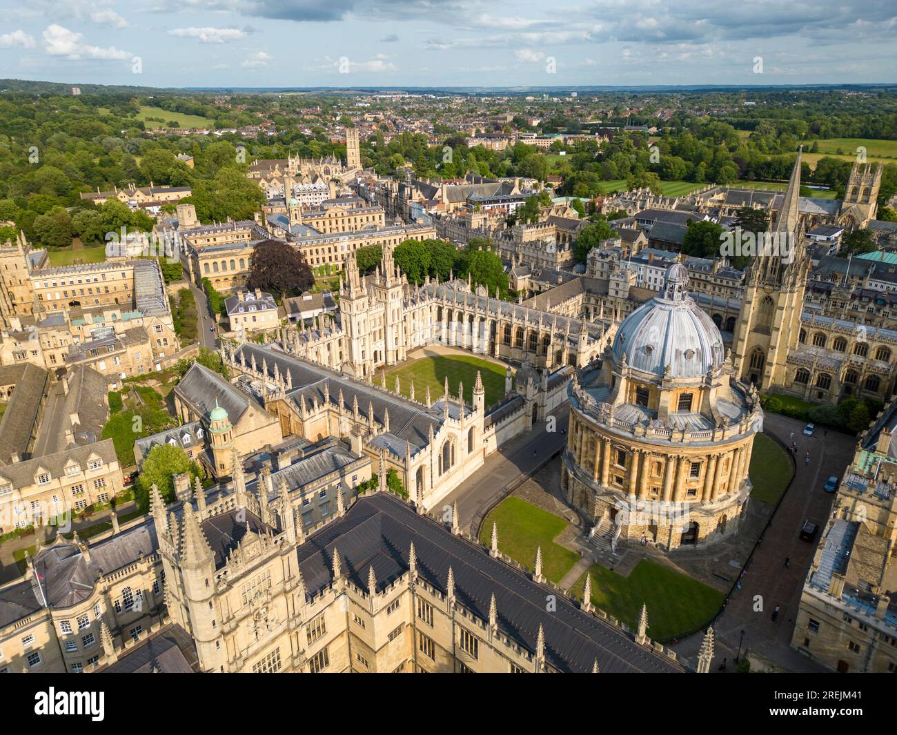 Vista aerea di Radcliffe camera e dell'All Souls College, Oxford, Oxfordshire, Inghilterra Foto Stock