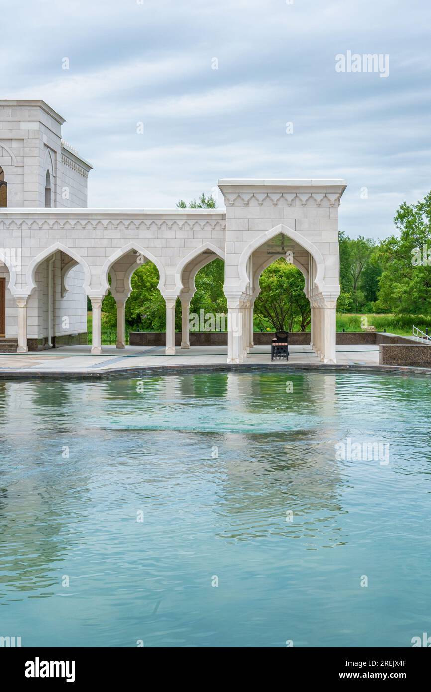 Bolgar, Repubblica del Tatarstan, Russia, 2 giugno 2023. La Moschea Bianca costruita nel 2012. Frammenti dell'architettura della Moschea Bianca Foto Stock