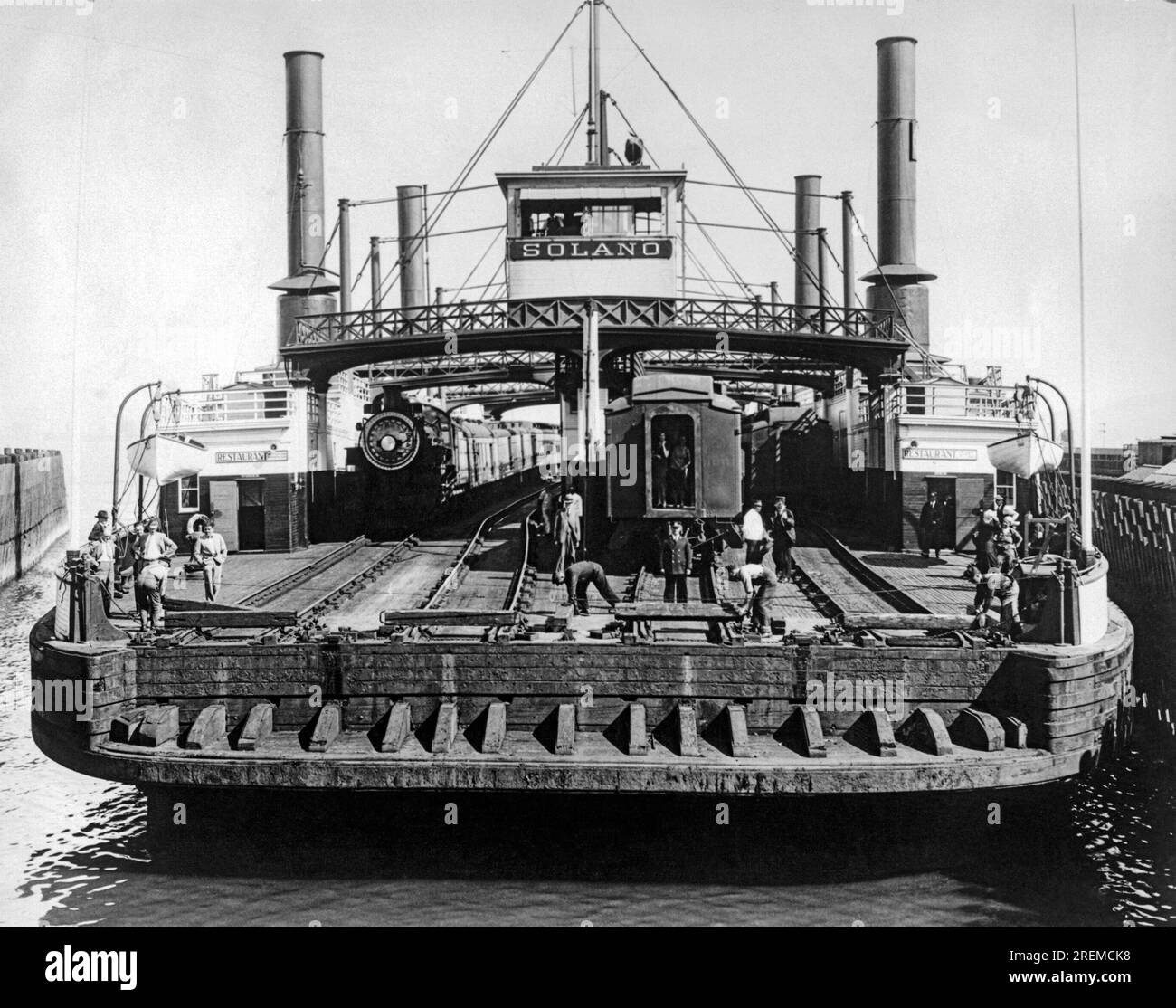San Francisco, California: 1930 il Solano Ferry, il più grande traghetto ferroviario del mondo che attraversava lo stretto di Carquinez tra Port Costa e Benicia. Foto Stock