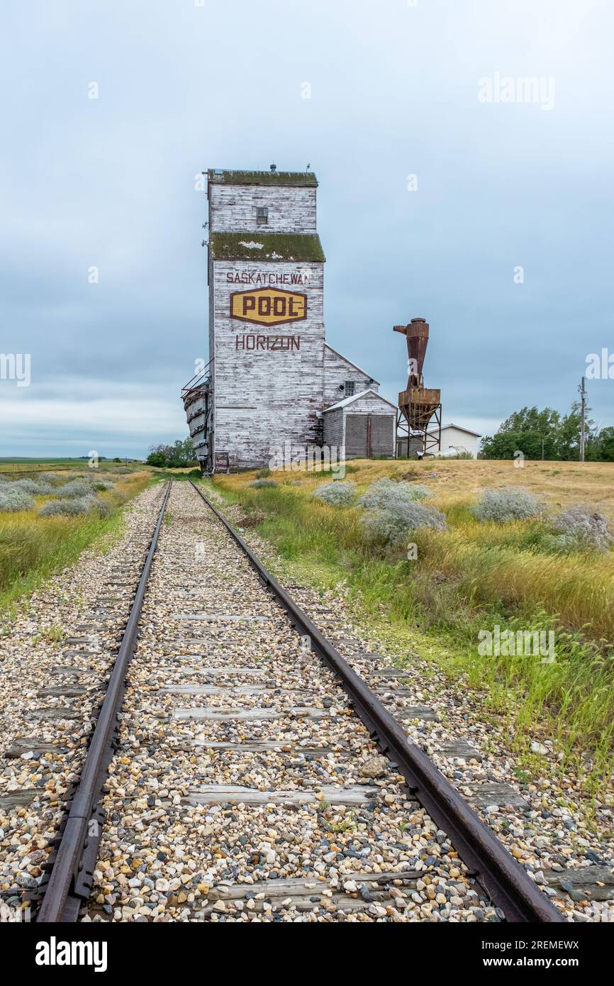 L'ascensore della piscina di Saskatchewan era molto vecchio e in rovina all'Horizon Saskatchewan. Molti degli iconici ascensori sono caduti in rovina e molti lo sono stati Foto Stock