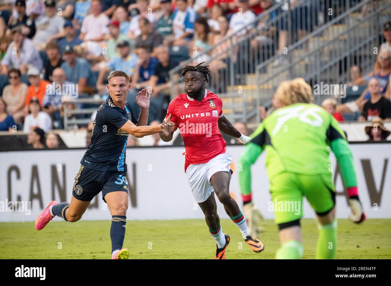 Chester, Pennsylvania, USA. 28 luglio 2023. 28 luglio 2023, Chester PA, USA: Il giocatore di Wrexham AFC JACOB MENDY (19) in azione durante la partita contro il giocatore di Philadelphia Union II, FRANCIS WESTFIELD (39) al Subaru Park di Chester PA Credit Image: © Ricky Fitchett via ZUMA Wire (Credit Image: © Ricky Fitchett/ZUMA Press Wire) SOLO USO EDITORIALE! Non per USO commerciale! Foto Stock