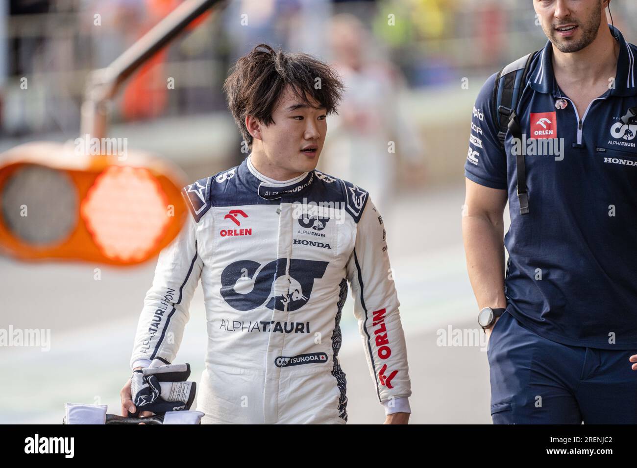 Stavelot, Belgio. 28 luglio 2023. Scuderia AlphaTauri il pilota giapponese Yuki Tsunoda si vede dopo la sessione di qualificazione al Gran Premio di F1 del Belgio, a Spa-Francorchamps, venerdì 28 luglio 2023. Il Gran Premio di Formula uno di Spa-Francorchamps si svolge questo fine settimana, dal 28 al 30 luglio. BELGA PHOTO JONAS ROOSENS Credit: Belga News Agency/Alamy Live News Foto Stock