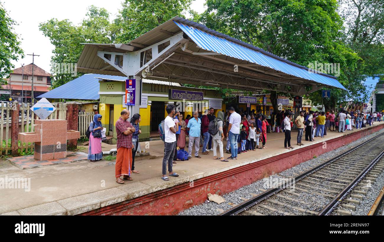 La stazione ferroviaria di Nilambur Road è un capolinea ferroviario che serve la città di Nilambur nel distretto di Malappuram del Kerala, in India. 10 luglio 2023. Foto Stock