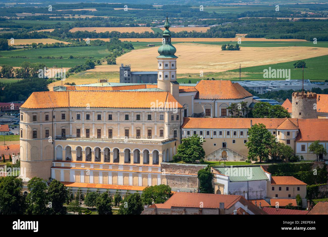 Castello di Mikulov nella città di Mikulov, regione della Moravia meridionale, Repubblica Ceca Foto Stock
