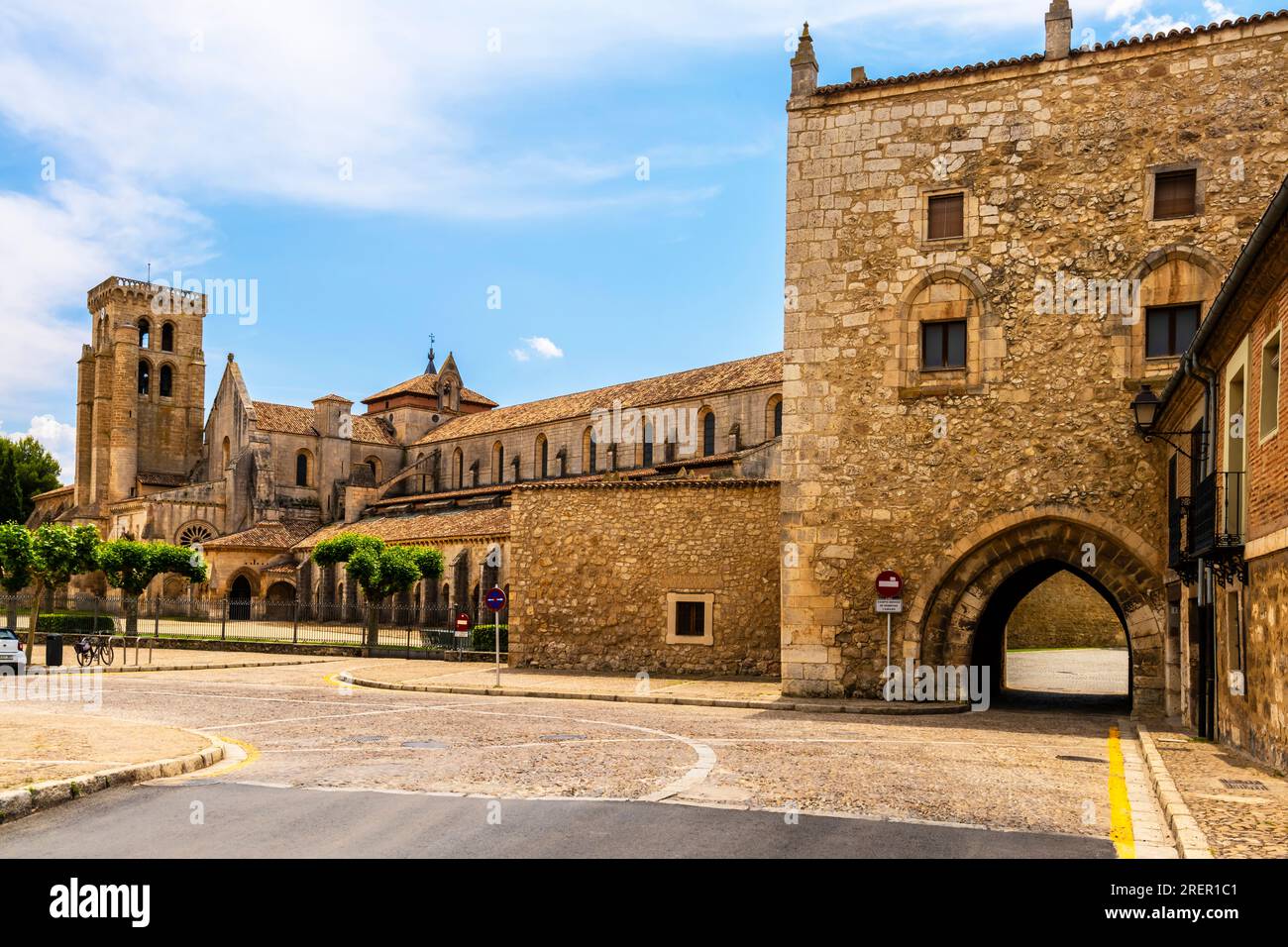 Monasterio de Santa Maria la Real de Las Huelgas, Burgos, provincia di Burgos, comunità autonoma di Castiglia-Leon, Spagna. Una chiesa, chiostri, cappella Foto Stock