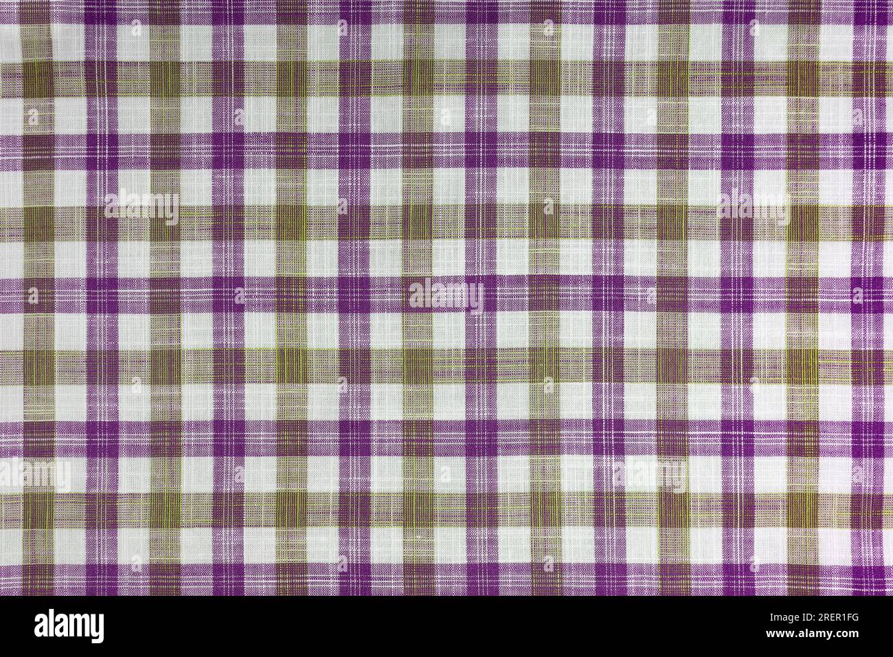 Tessuto a scacchi viola e cachi, motivo tartan. Tessuto camicia, tessuto tovagliato, tela a quadri in lino, motivo a quadri scozzese classico. Indietro Foto Stock