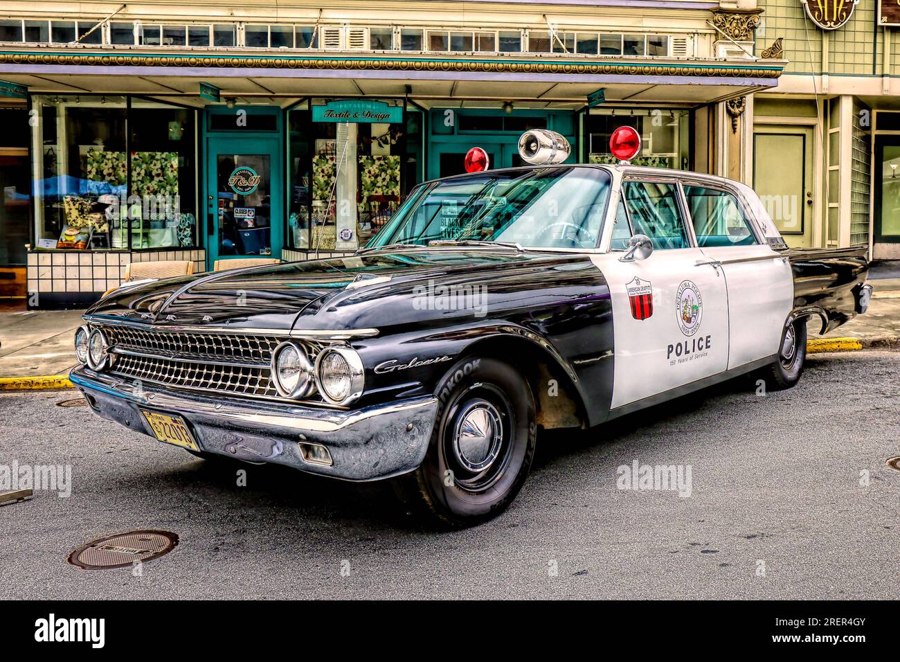 Petaluma, California, USA. 20 maggio 2023. Le auto d'epoca americane sono esposte per le strade di Petaluma California durante l'annuale salute to Ameri Foto Stock