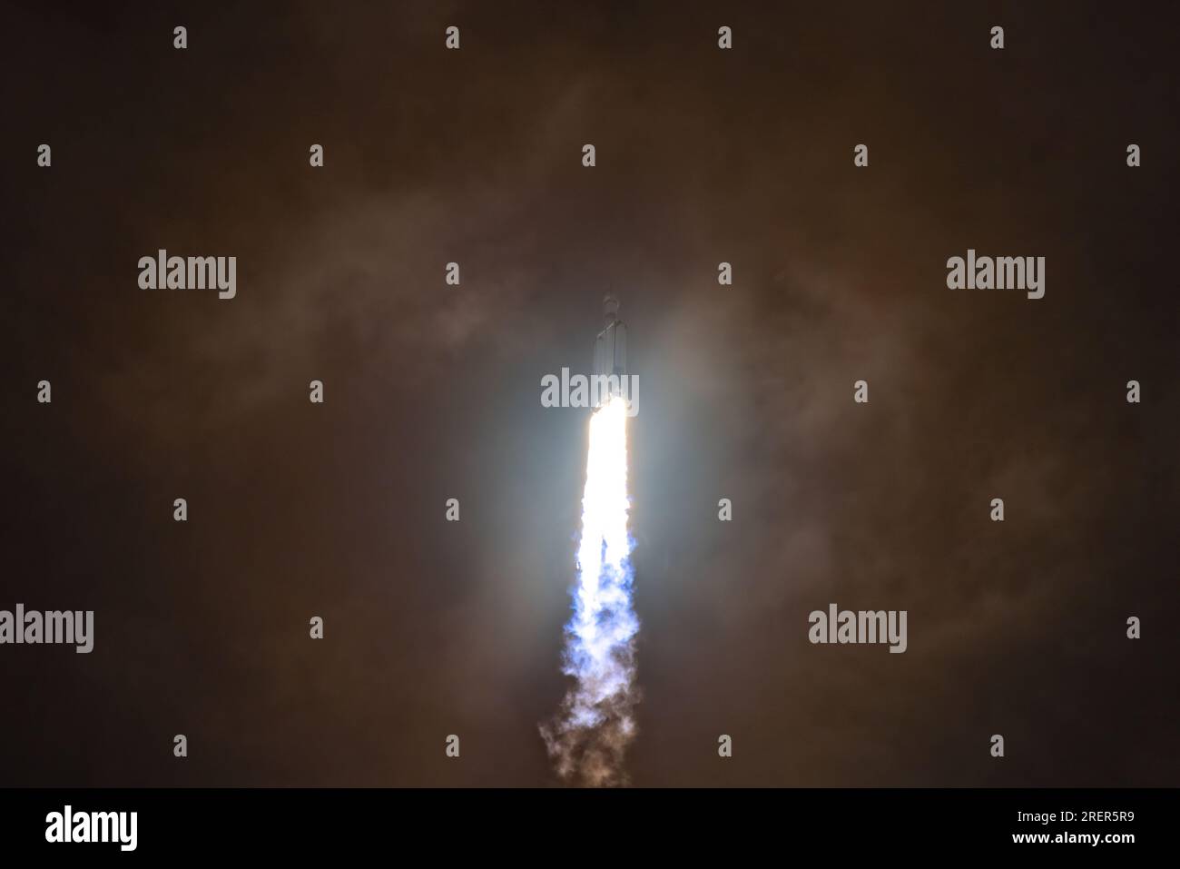 Lancio satellitare SpaceX Falcon Heavy Jupiter 3 Foto Stock