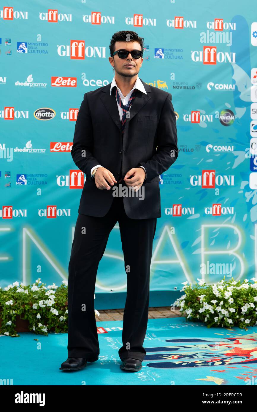 Giffoni Valle piana, Salerno, Italia. 29 luglio 2023. Il cantante italiano Antonio Stash Fiordispino cantante dei Kolors partecipa alla photocall al Giffoni Film Festival 2023 il 29 luglio 2023 a Giffoni Valle piana, Salerno (Credit Image: © Francesco Luciano/ZUMA Press Wire) SOLO PER USO EDITORIALE! Non per USO commerciale! Foto Stock