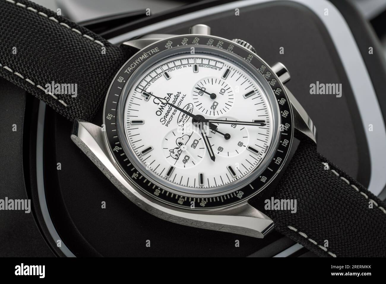 Omega Speedmaster Apollo 13 Silver Snoopy Award BW 311.32.42.30.04.003 Foto Stock