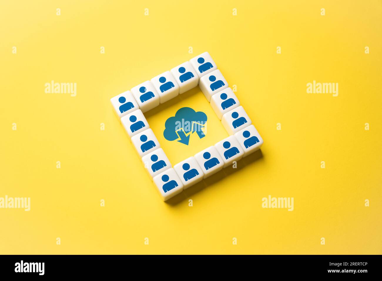 Lavorare attraverso i luoghi di lavoro cloud. Panoramica dei migliori servizi Internet. Storage di dati, VPN, aree di lavoro virtuali con accesso da qualsiasi punto del worl Foto Stock