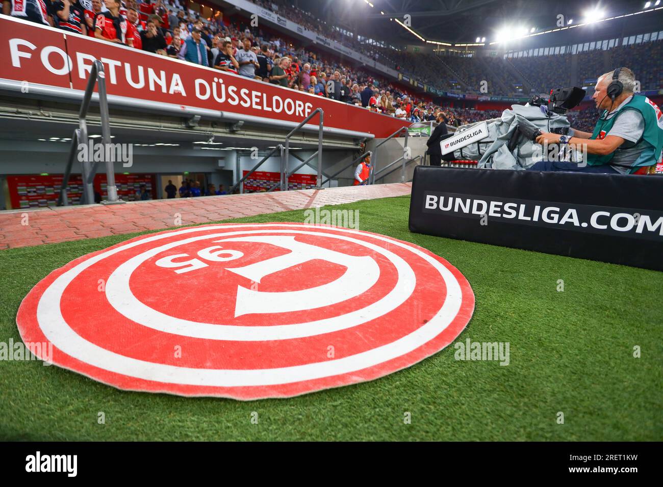 Düsseldorf, Germania, 29.07.2023. Fortuna Duesseldorf vs. Hertha BSC, calcio, 2. Bundesliga, 1. Matchday, stagione 2023/2024. LE NORMATIVE MERKUR SPIEL-ARENA DFL VIETANO L'USO DI FOTOGRAFIE COME SEQUENZE DI IMMAGINI E/O QUASI-VIDEO. Credito: NewsNRW / Alamy Live News Foto Stock