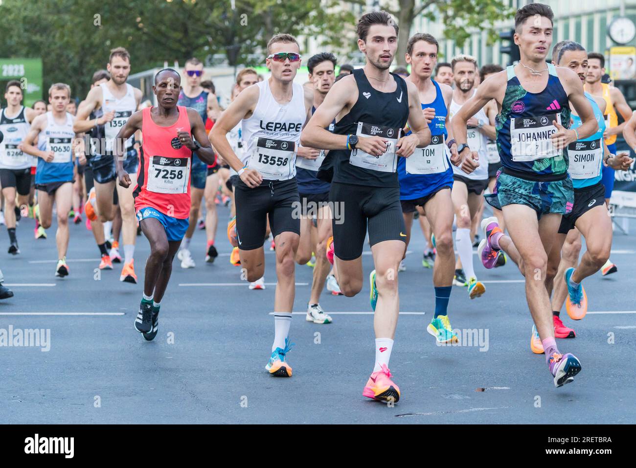 Berlino, Germania. 29 luglio 2023. Corridori e pattinatori durante l'Adidas Runners City Night Berlin 2023 Running & Inline Skating Event a Kurfürstendamm. Crediti: Freelance Fotograf/Alamy Live News Foto Stock