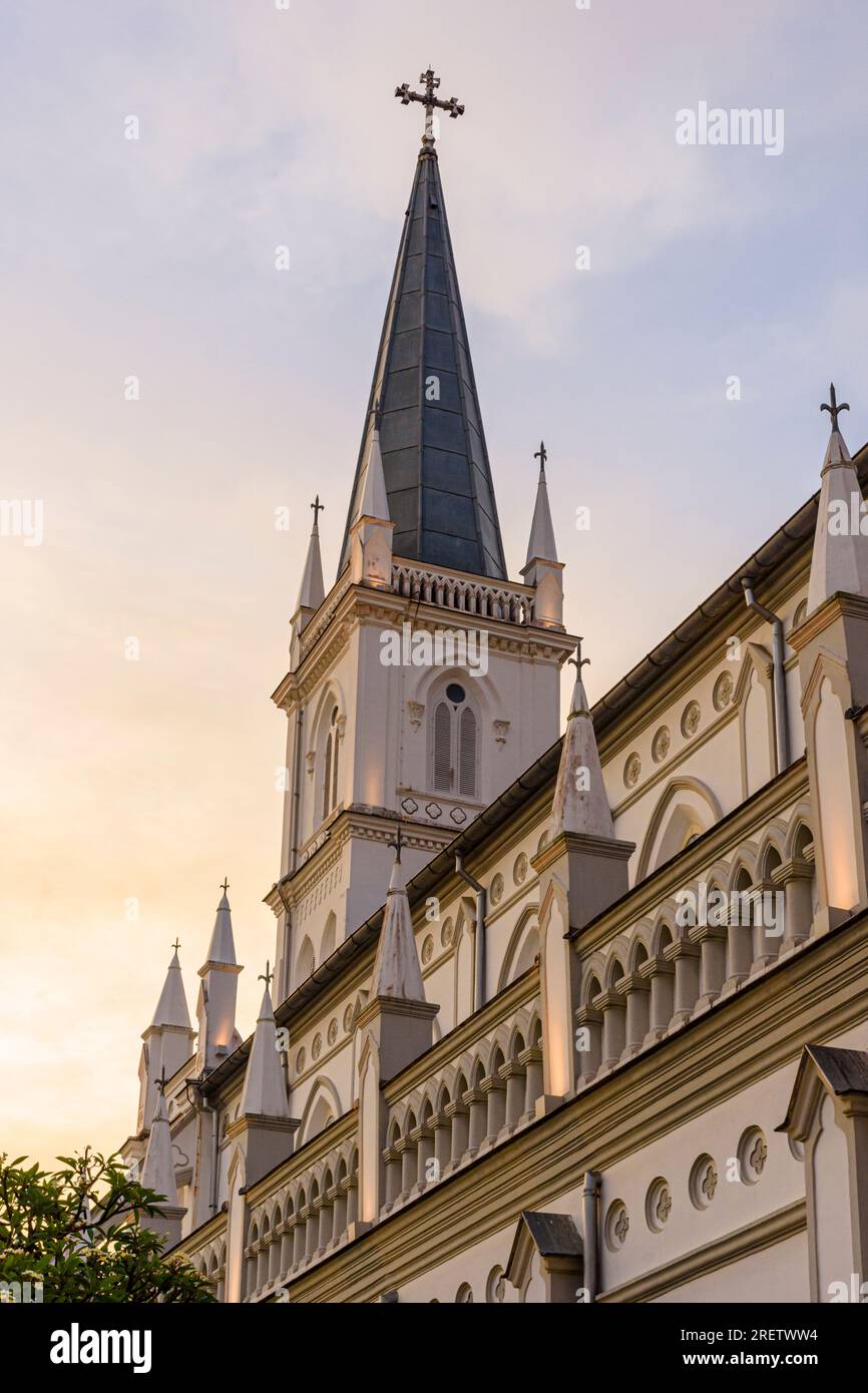 Campanile in vecchio stile gotico della cappella nella sala CHIJMES, complesso CHIJMES, Singapore Foto Stock
