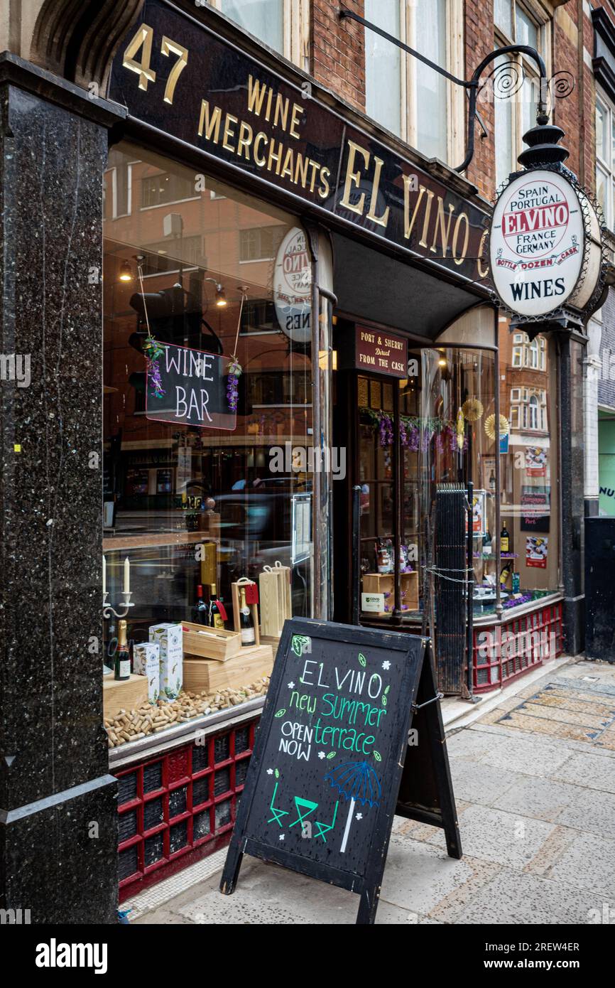 El vino Fleet Street London - filiale Flagship St della famosa enoteca con bar e sala da pranzo, El vino è stato fondato nel 1879. Foto Stock