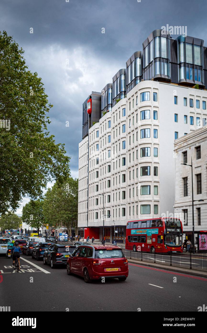 Lo Standard Hotel Kings Cross London - Euston Road, aperto 2019. Progettazione di Shawn Hausman, strutturali degli ORM, architetti d'Interni Archer Humphryes. Foto Stock