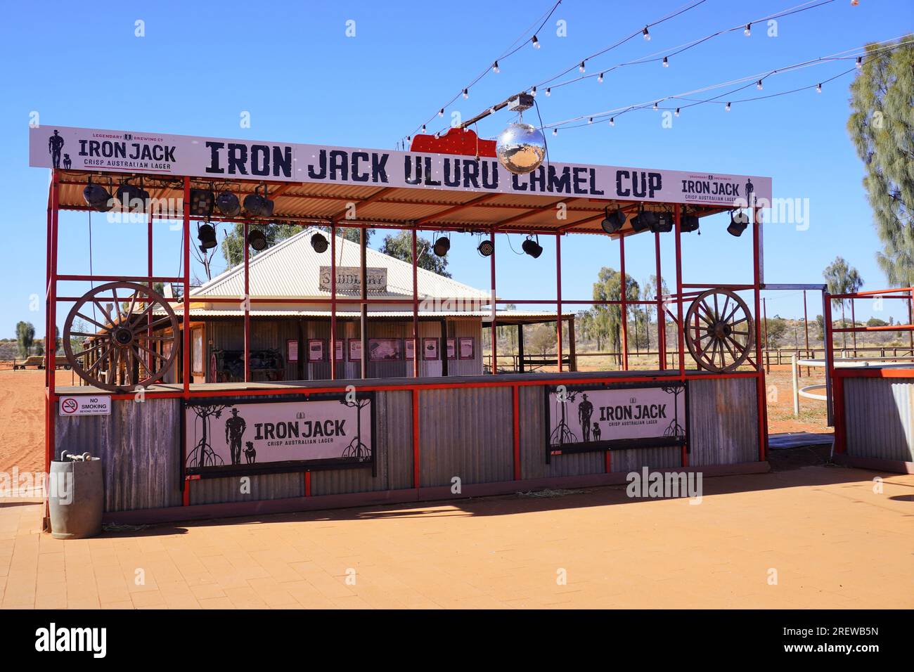 Banco bar improvvisato Uluru Camel Cup, Northern Territory Foto Stock